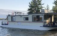 52 Foot Houseboat