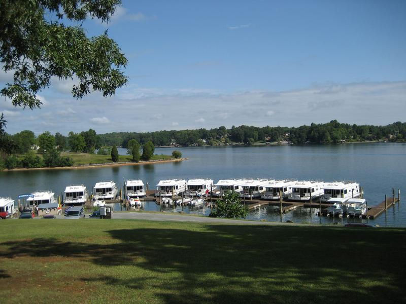 Houseboats of all shapes and sizes available for rent Photos