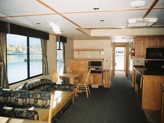 SuperCruiser Elite Houseboat