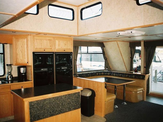 SuperCruiser Elite Houseboat