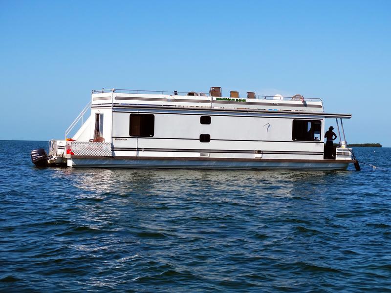 Tiki Shack Houseboat