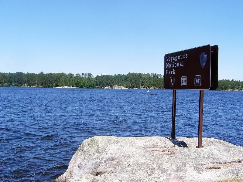 The beginning of a vast lake littered with islands Photos