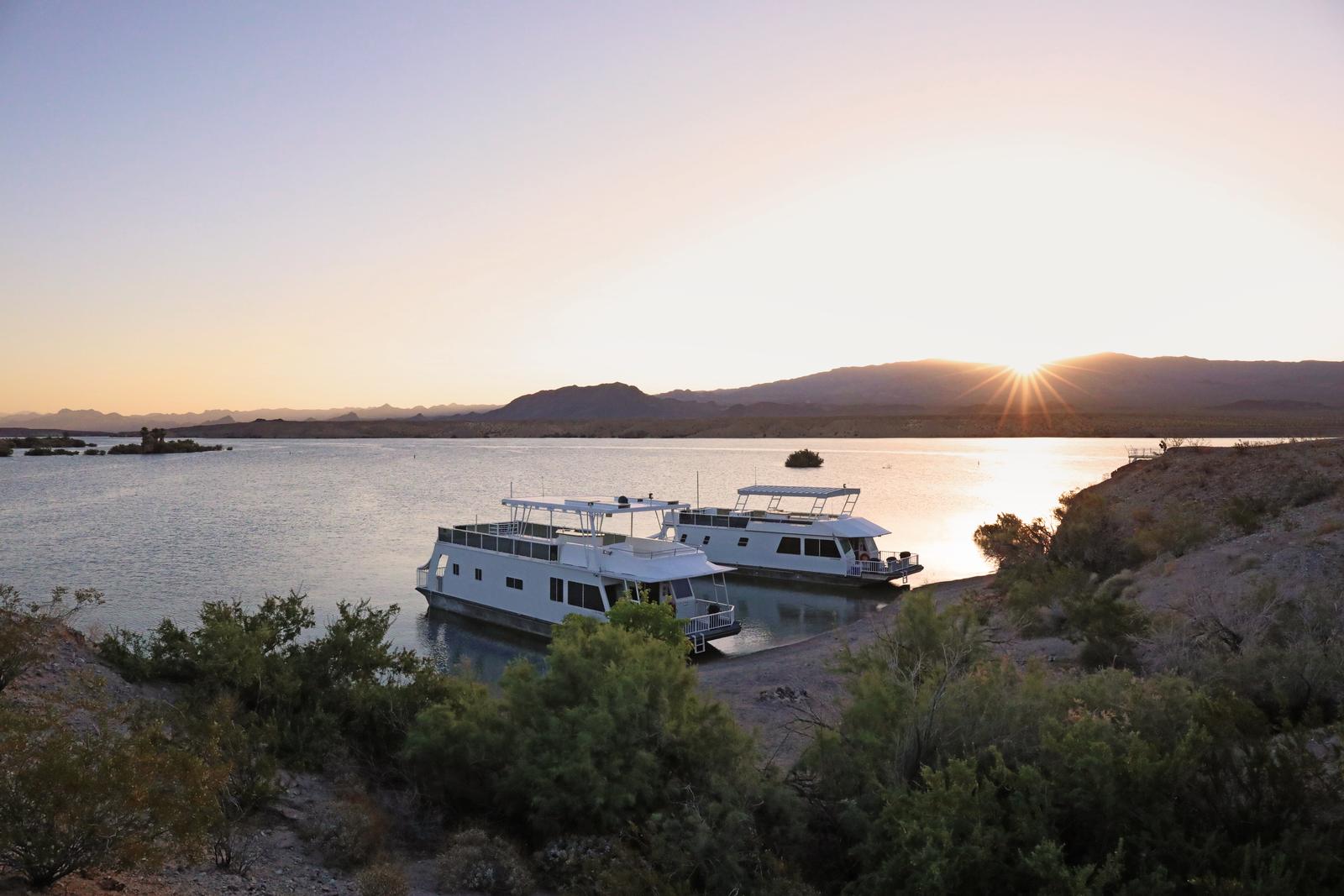 Experience the Best of Houseboating on Lake Mead and Lake Mohave