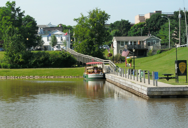 Erie Canal Houseboat Itinerary West of Macedon